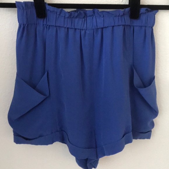 WILFRED ARITZIA BLUE SILK SHORTS SZ S - Picture 3 of 6